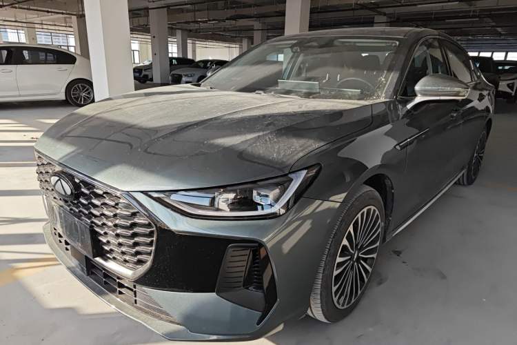 Used Chery Fengyun A8L 2025 1.5 TGDI 145 km Luxury Version