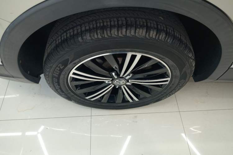 Used Volkswagen Tiguan L 2019 280TSI Automatic Two-Wheel Drive Panoramic Comfort Edition China VI Standard
