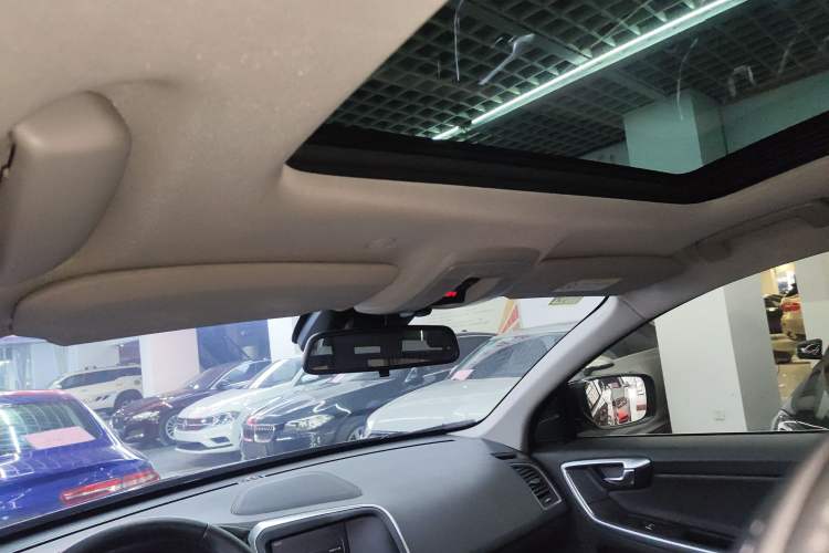 Used Volvo XC60 2016 T5 Smart Upgrade Model