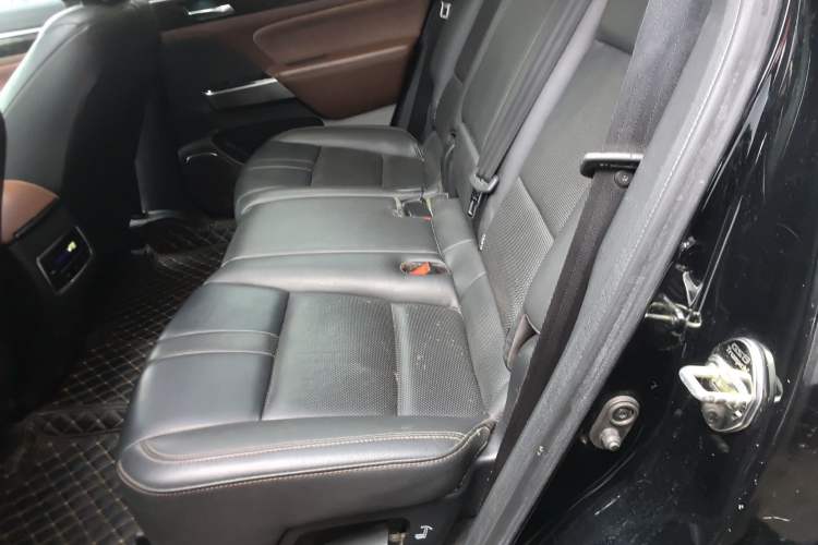 Used GAC Trumpchi GS8 2017 320T Two-Wheel Drive Luxury Smart Connectivity Version (7 Seats)
