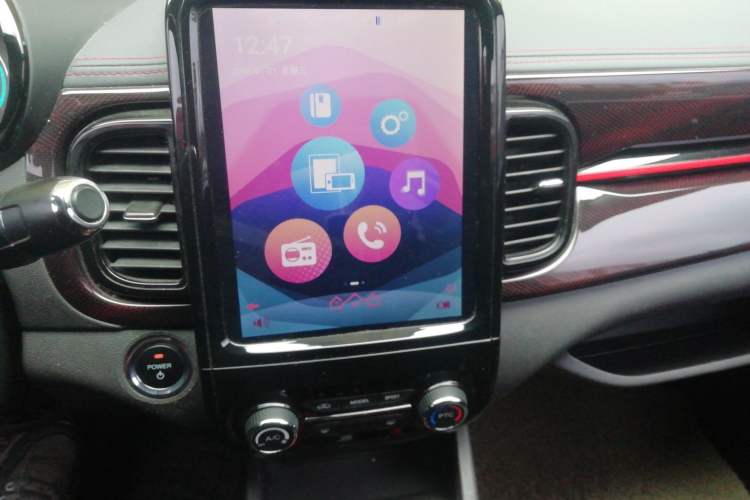 Used Chery Little Ant 2022 Revised Version Sweet Pink Edition Half-Sugar Version Lithium Iron Phosphate 30.7 kWh 30 kW 301 km