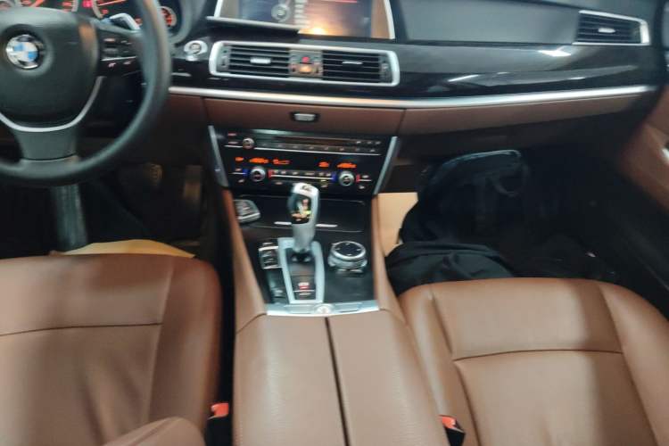 Used BMW 5 Series GT 2014 535i Leading Model