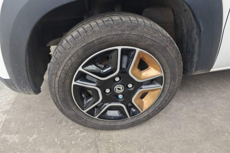 Used Dongfeng NAMMI BOX 2022 Revised Light Wind Edition 201 km Standard Version
