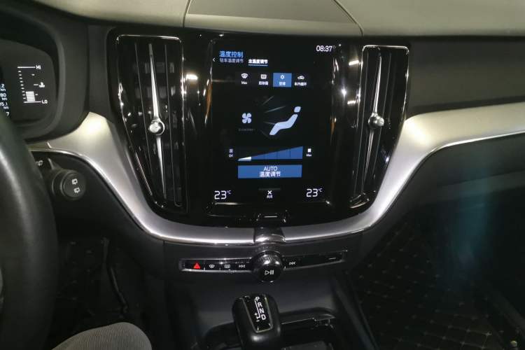 Used Volvo XC60 2021 T5 4x4 Smart Luxury Edition