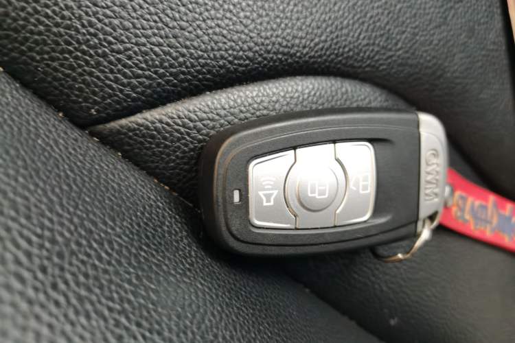 Used Haval H6 2015 Upgraded Model 1.5T Manual Two-Wheel Drive Elite Version