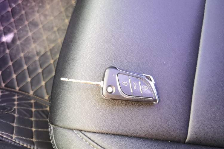 Used Toyota YARiS L Zhi Xuan 2016 Revised 1.5E CVT Charming Edition