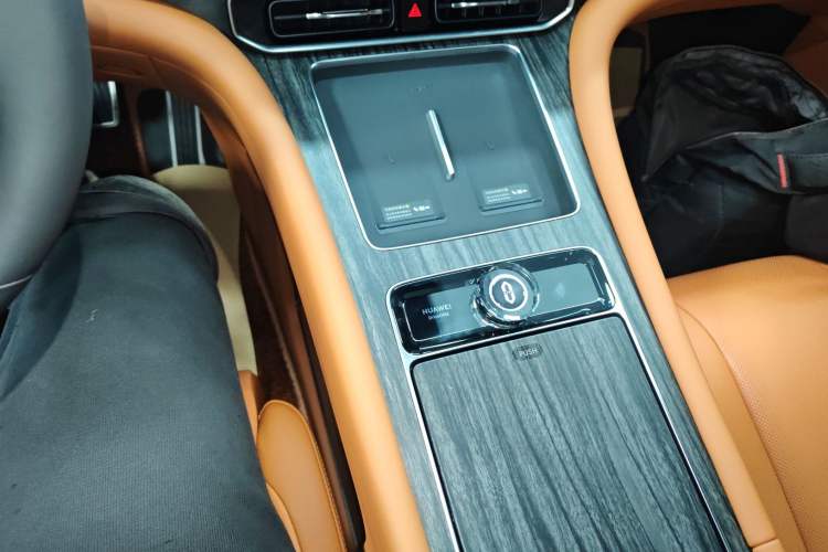 Used Hima AITO M9 2025 Extended-Range Max Version 52 kWh 6-Seater Edition