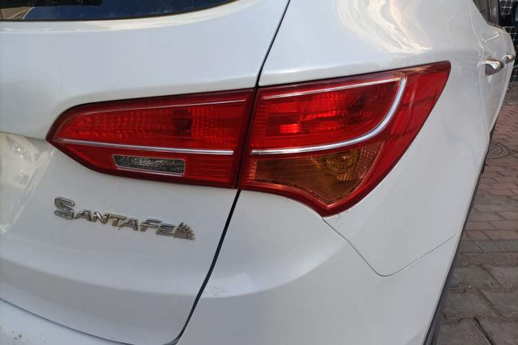 Used Hyundai Santa Fe 2013 2.4L Automatic Two-Wheel Drive Smart Version