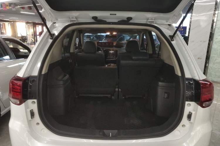 Used Mitsubishi Outlander 2020 2.0L Two-Wheel Drive Enjoyment Version 5 Seats