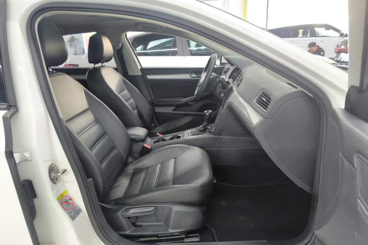 Used Volkswagen Lamando 2017 230TSI DSG Fashion Edition
