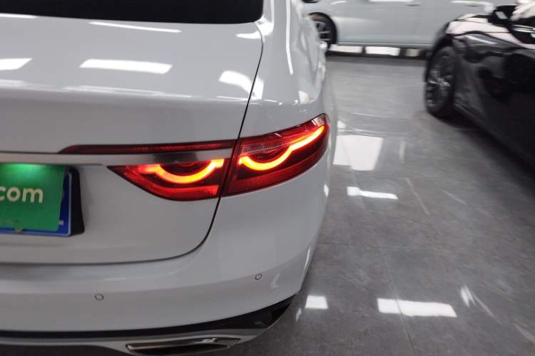 Used Jaguar XFL 2019 XFL 2.0T 250 PS Two-Wheel-Drive Luxury Edition