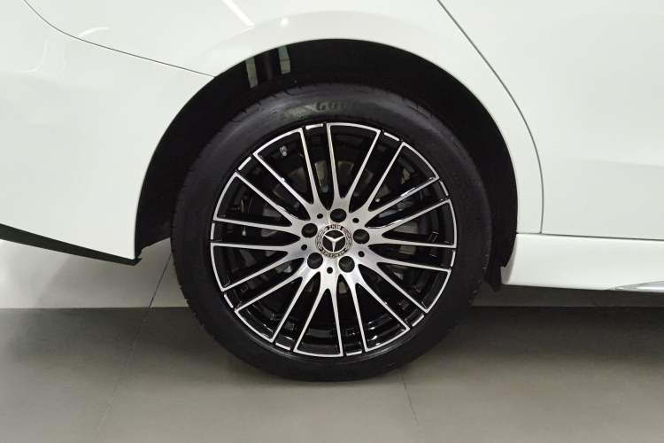 Used Mercedes-Benz C-Class 2025 Refresh C 200 L Sport Edition