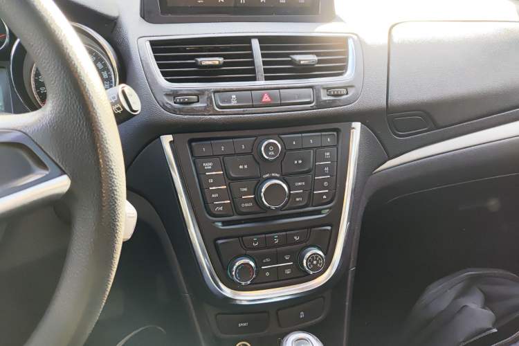 Used Buick Encore 2015 1.4T Automatic Two-Wheel Drive Urban Elite Version