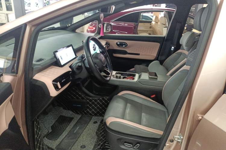 Used AION Y 2022 70 Tech Edition Lithium Iron Phosphate
