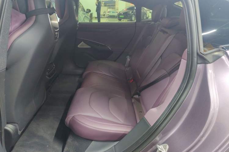 Used  SU7 2024 Rear-Drive Long-Range Intelligent Driving Version
