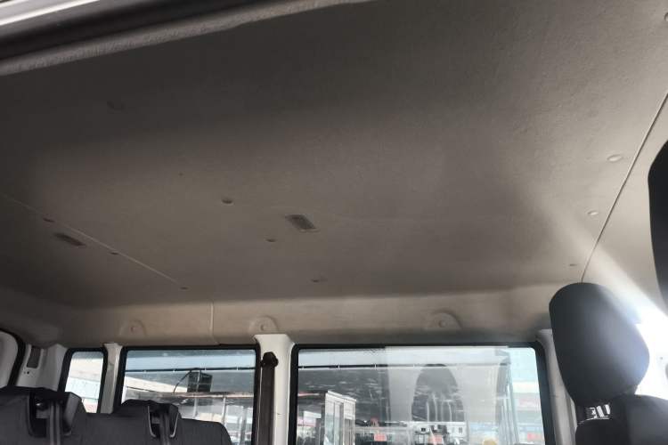 Used JMC Fushun 2022 2.0T Manual Multi-Function Passenger Vehicle Short Wheelbase Low Roof 6-Seater
