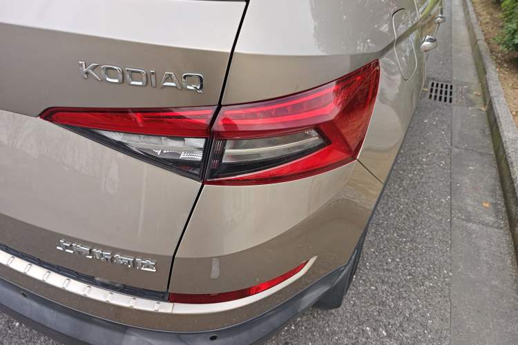 Used Skoda Kodiaq 2018 Facelifted TSI330 5-Seater Two-Wheel-Drive Comfort Edition
