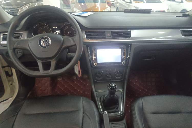 Used Volkswagen Bora 2016 1.6L Manual Fashion Edition
