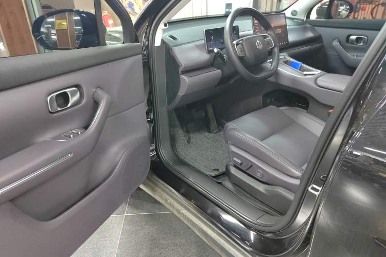 Used Leapmotor C16 2026 All-Electric 630 LiDAR Zhizun Edition 6 Seats
