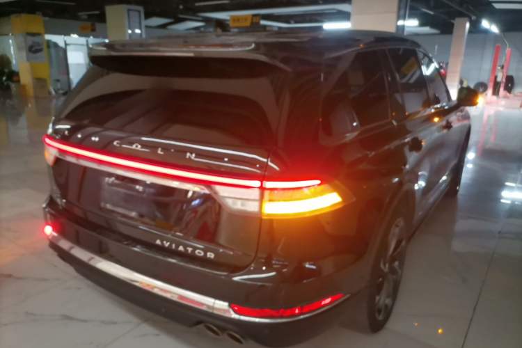 Used Lincoln Aviator 2021 3.0T V6 All-Wheel-Drive Executive Edition
