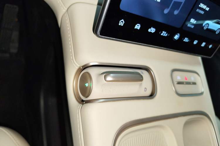 Used Nio ES6 2023 75 kWh
