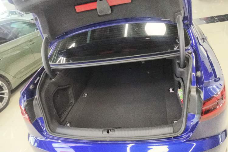 Used Audi A4L 2019 40 TFSI Fashion Edition China VI Emission Standard
