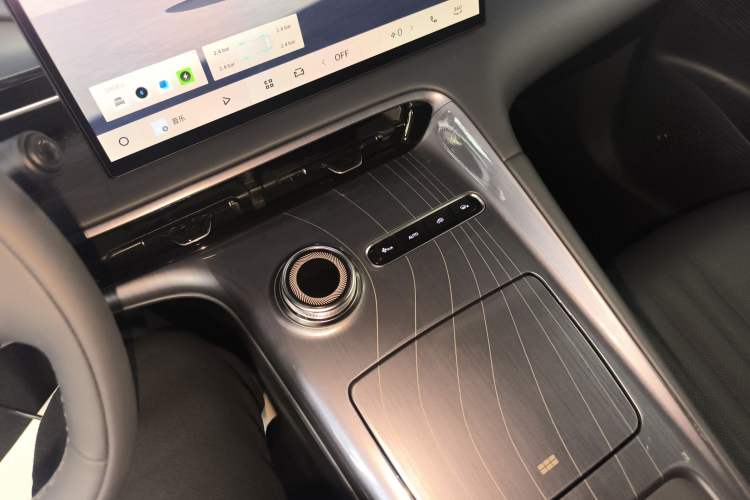 Used  E5 2024 440km Launch Edition
