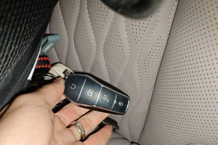 Used BYD Han 2025 EV with 701 km of Laser Radar-Enabled Intelligent Driving
