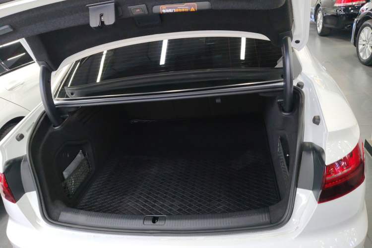 Used Audi A4L 2022 40 TFSI Luxury Dynamic Model