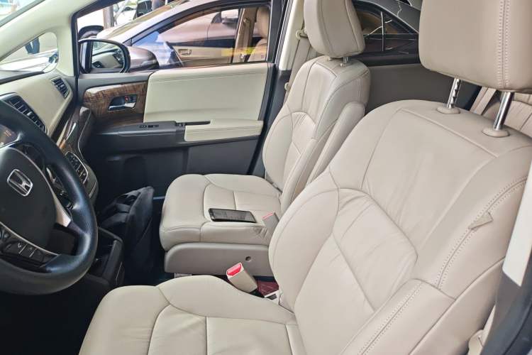 Used Honda Odyssey 2015 Revised 2.4L Luxury Edition
