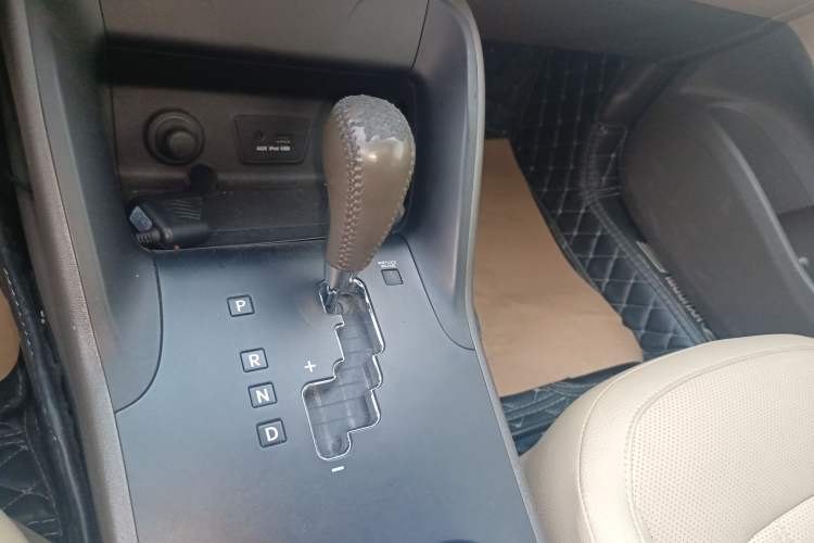 Used Hyundai ix35 2013 2.0L Automatic Two-Wheel Drive Smart GLS China IV Standard
