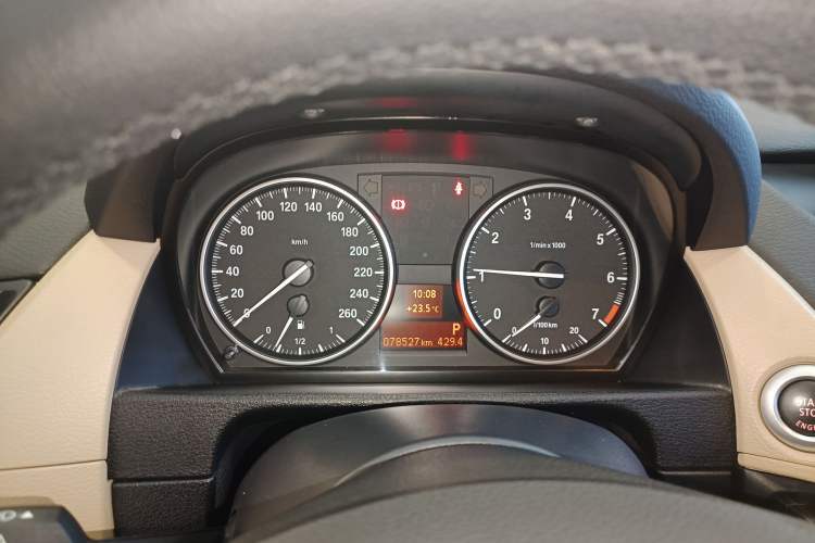 Used BMW X1 2014 sDrive18i Leading Model
