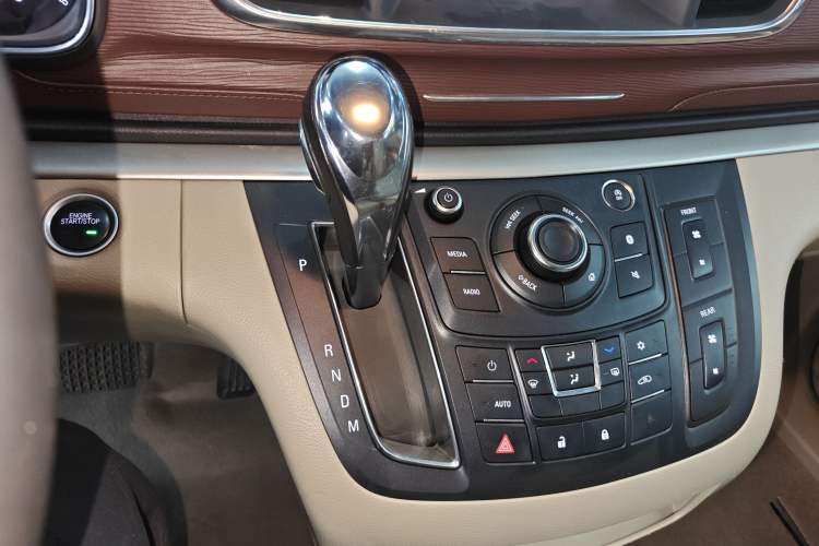 Used Buick GL8 2018 28T Luxury Model China VI Standard