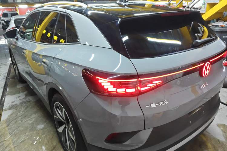 Used Volkswagen ID.4 CROZZ 2021 Long-Range PRO Two-Wheel Drive Version
