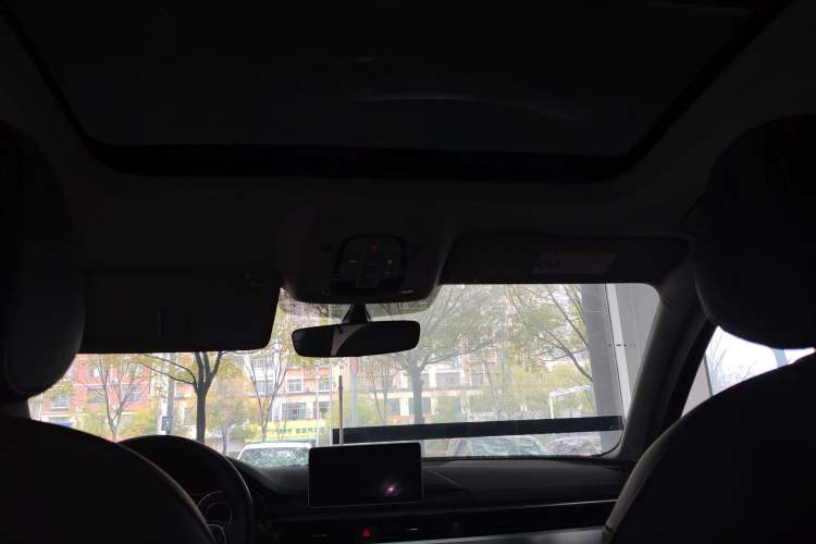 Used Audi A4L 2018 30th Anniversary Edition 40 TFSI Fashion Model
