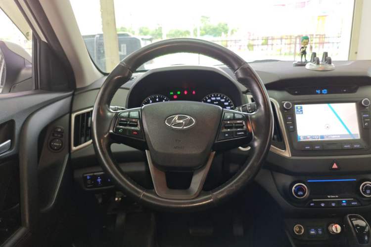 Used Hyundai ix25 2015 2.0L Automatic 4x4 Deluxe DLX
