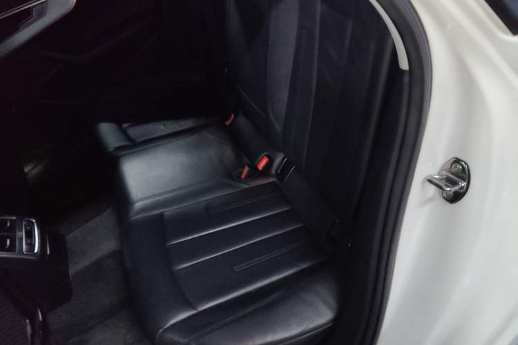 Used Audi A4L 2018 30th Anniversary Edition 40 TFSI Fashion Model
