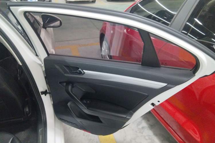 Used Volkswagen Lamando 2019 230TSI DSG Fashion Edition China VI
