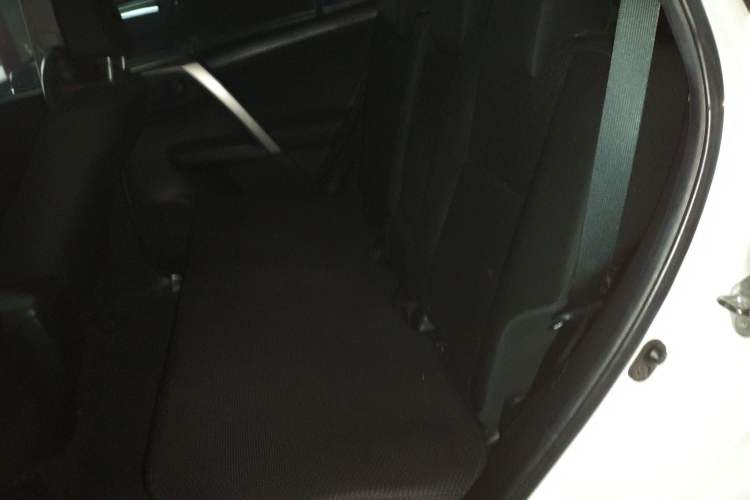 Used Toyota RAV4 2015 2.0L CVT Two-Wheel Drive Fashion Edition