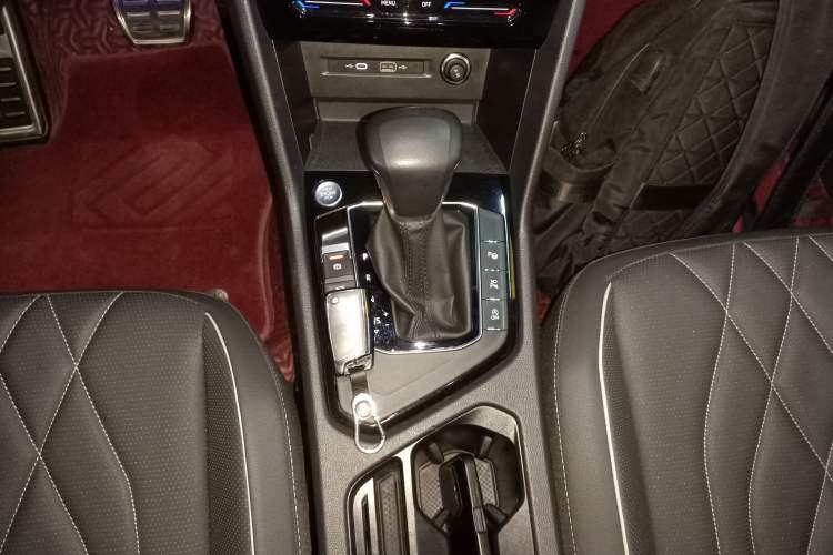 Used Volkswagen Tiguan L 2022 330TSI Automatic Two-Wheel Drive R-Line Enhanced Edition
