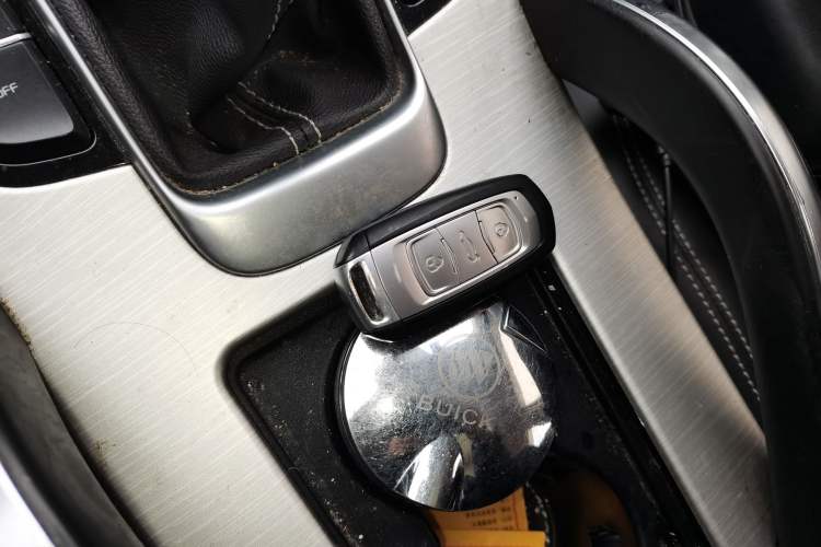 Used Geely Auto Emgrand X7 Sport 2018 1.8TD Manual Two-Wheel Drive Zhiya Model
