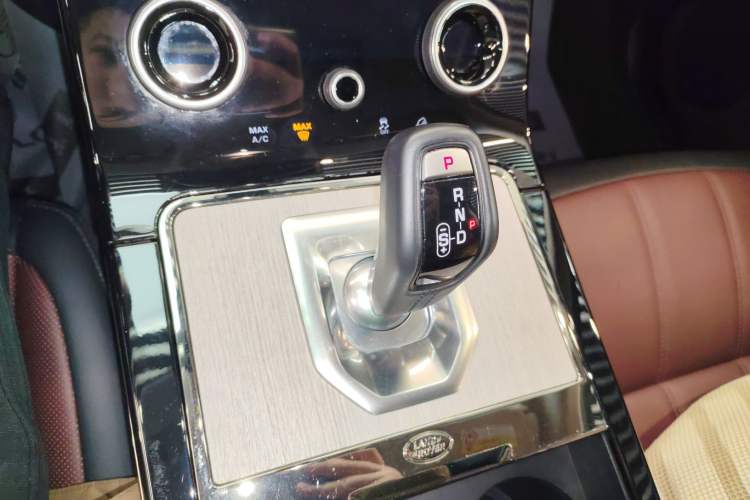 Used Land Rover Range Rover Evoque 2023 Aurora L 249 PS Luxury Edition