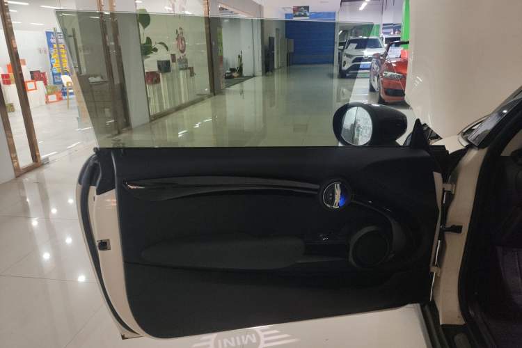 Used  MINI 2021 1.5T COOPER Classic Edition
