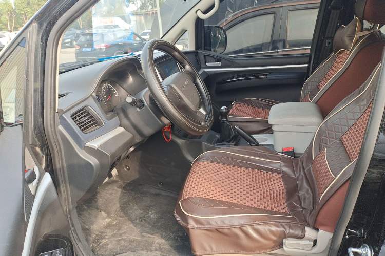 Used FORTHING Lingzhi 2022 M5L 1.6L Utility Model 7 Seats
