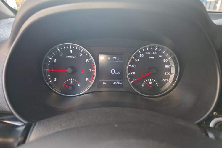 Used Kia kx1 Stonic 2021 1.4L CVT Sunroof Model
