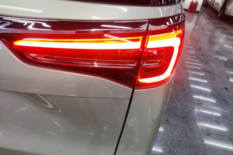 Used Buick GL8 2021 ES Land Cruiser 653T Luxury Edition
