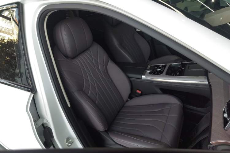 Used Chery Tiggo 9 C-DM 2025 1.5T 106KM Ultra-Enjoyment Version 5 Seats Lithium Iron Phosphate