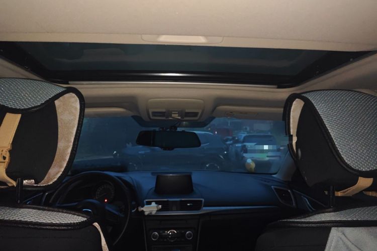 Used Mazda Mazda 3 Axela 2017 Hatchback 2.0L Automatic Luxury Model Emission Standard China V
