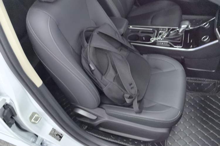 Used Chery Arrizo 5 2025 Excellence Version 1.5L CVT Fashionable Edition
