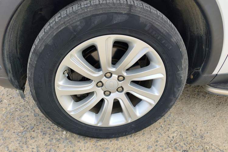 Used Land Rover Discovery Sport 2018 240 PS SE Version